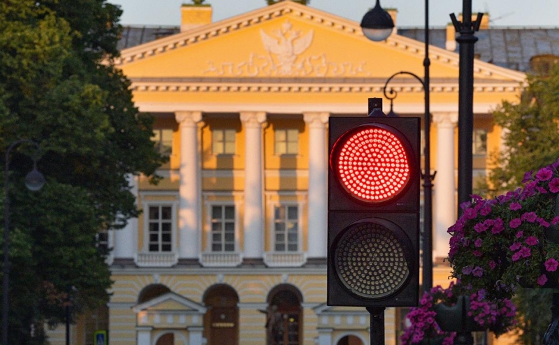 В Москве и Петербурге стало меньше желающих работать чиновниками