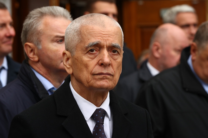 В Москве открыли памятник медикам — борцам с пандемией. Фоторепортаж