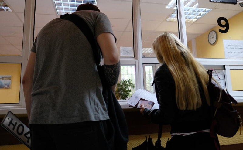 В Москве приостановили выдачу водительских прав и регистрацию