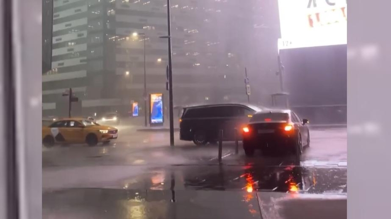 В Москву пришел сильный ливень. Видео