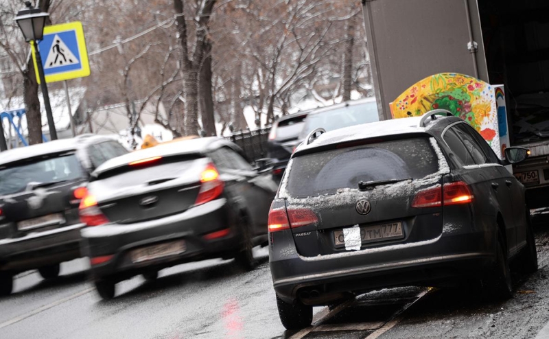 В МВД предложили сделать обязательным флаг России на номерах