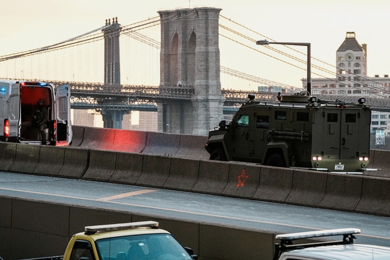 В наручниках и тюремной футболке: первый суд над Мадуро. Фоторепортаж