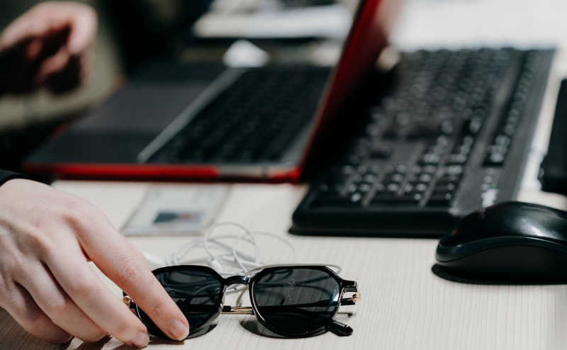 В нескольких регионах России взломали телеканалы во время парада