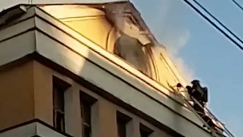 В Нижнем Новгороде в общежитии начался пожар на площади 1 тыс. кв. м