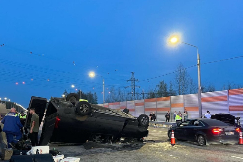 В Ногинске при столкновении микроавтобуса с легковушками погиб ребенок