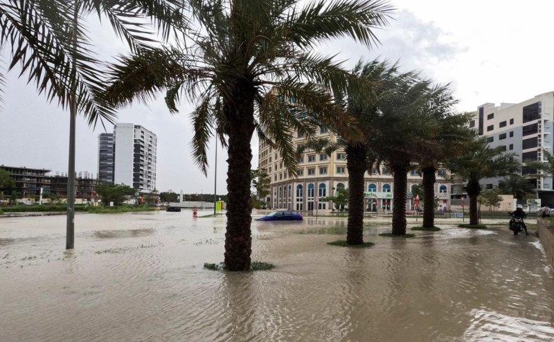 В ОАЭ из-за ливней застряли 2,5 тыс. россиян