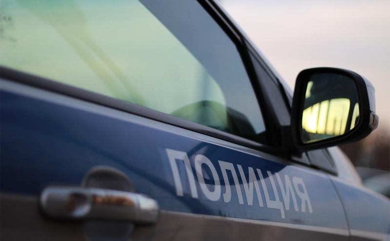 В Петербурге мужчина поджег двери военкомата и протаранил ворота