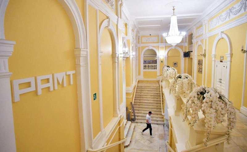 В петербургском Александринском театре отменили спектакли по Акунину