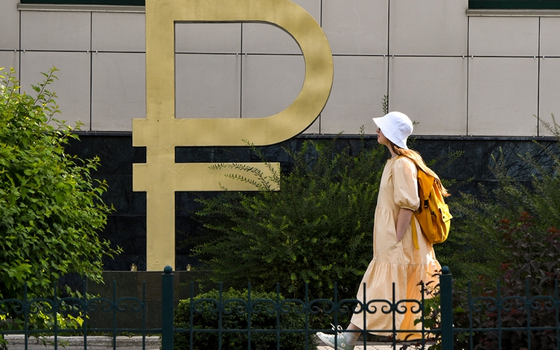 В Подмосковье начался пожар на нефтебазе