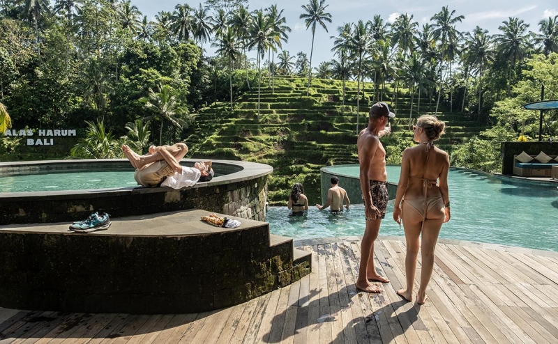 В посольстве России усомнились в планах ввода квот для туристов на