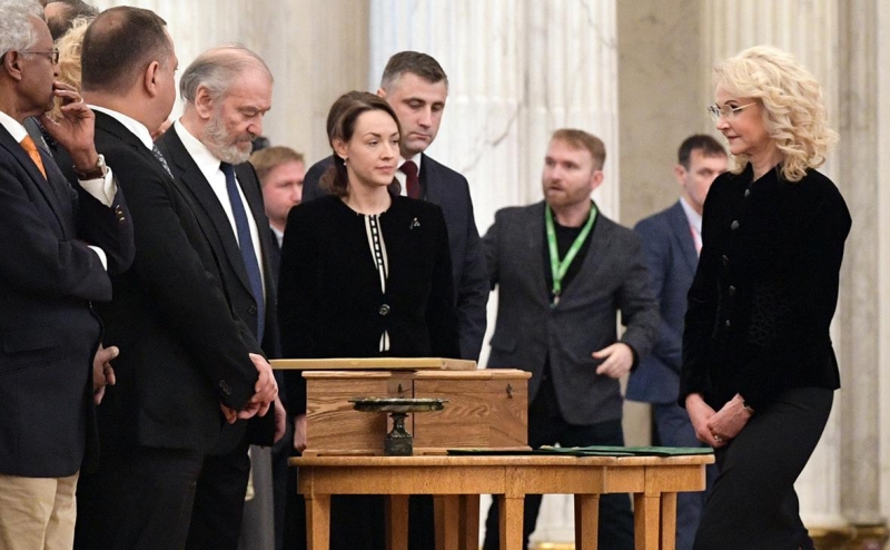 В правительстве пообещали не объединять Большой и Мариинский театры
