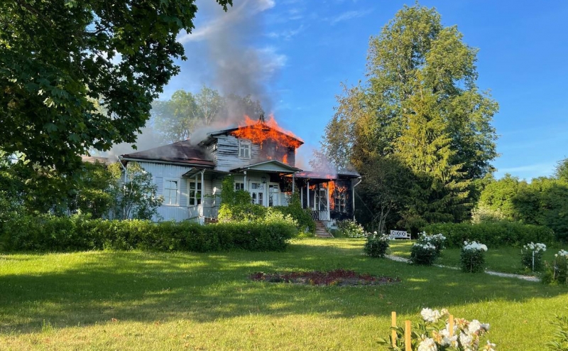 В Псковской области загорелся музей Римского-Корсакова