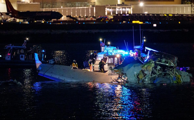 В реке нашли черный ящик разбившегося в Вашингтоне самолета