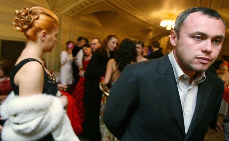 В России потребовали изъять активы производителя водки за поддержку