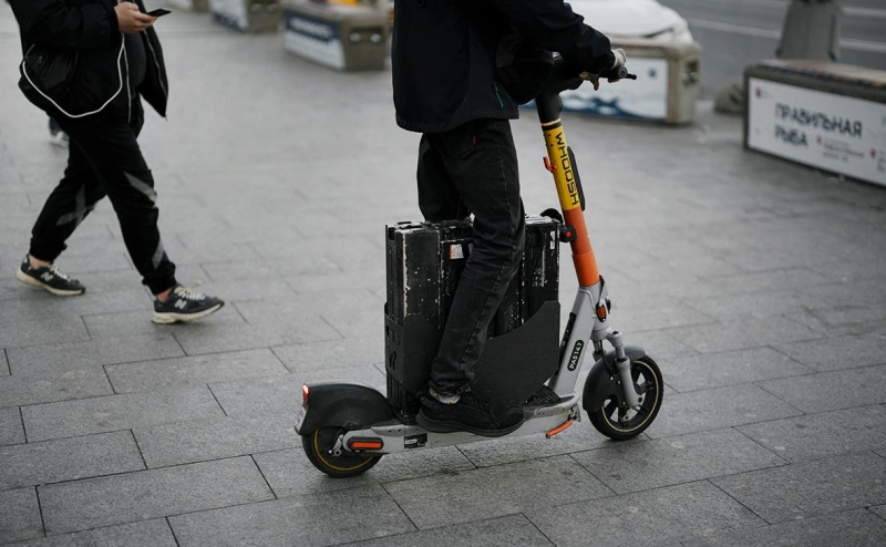 В России предложили обязать водителей электросамокатов получать права