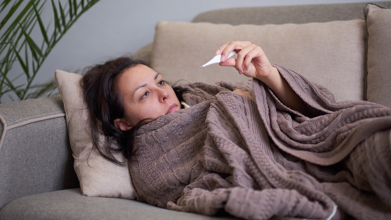 В России растет заболеваемость COVID. Что рекомендуют врачи