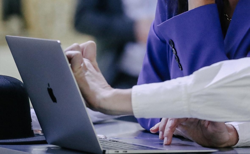 В России запланировали пилотный запуск онлайн-продаж энергетиков и