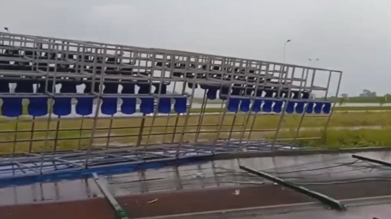 В Ростове-на-Дону перевернулась трибуна с детьми