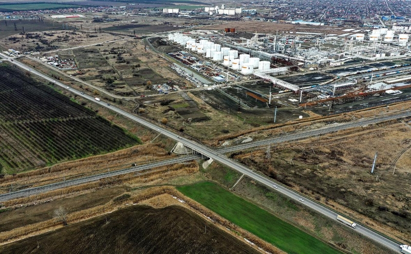 В Ростовской области после атаки дрона загорелся Новошахтинский НПЗ