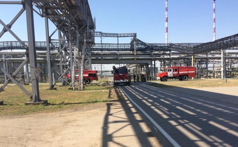 В Ростовской области загорелся нефтеперерабатывающий завод