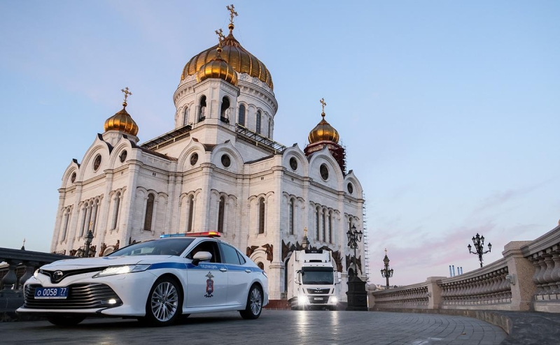 В Сергиевом Посаде прошло шествие с «Троицей» к Троице-Сергиевой лавре