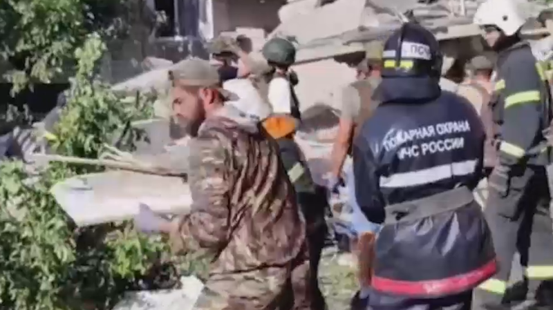 В Шебекино из-под завалов обрушенного подъезда достали двух погибших