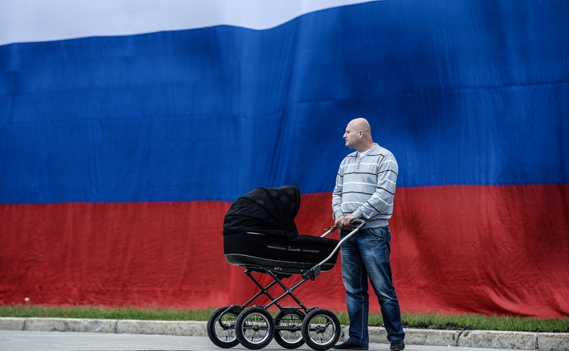 В школах начнут проводить классные часы о российских ценностях