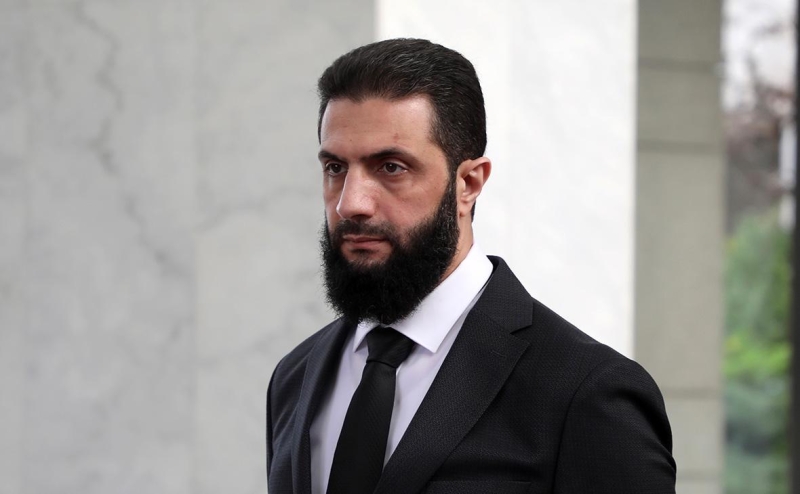 В Сирии назначили временного президента и распустили армию