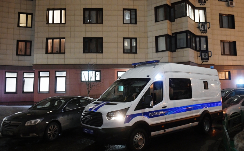 В Смоленской области мужчина ранил знакомого и начал стрелять из окна