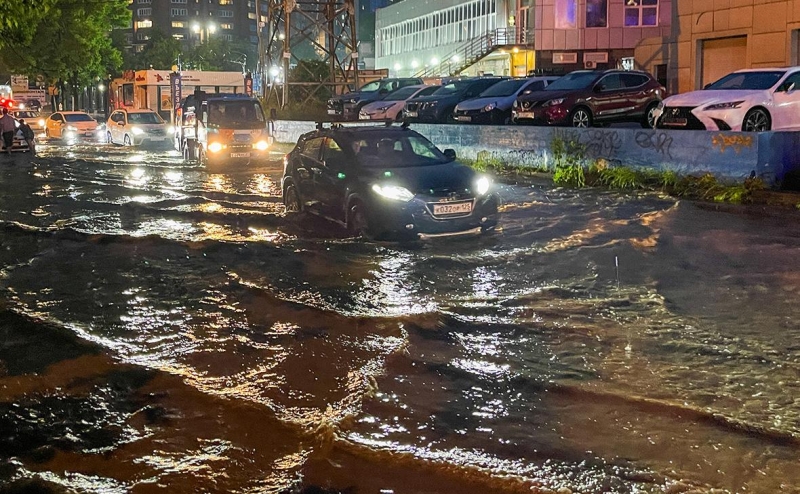 В Сочи из-за разлива реки затопило дома