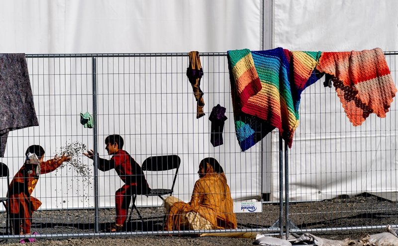 В Совфеде предложили запретить забирать детей из семьи без суда