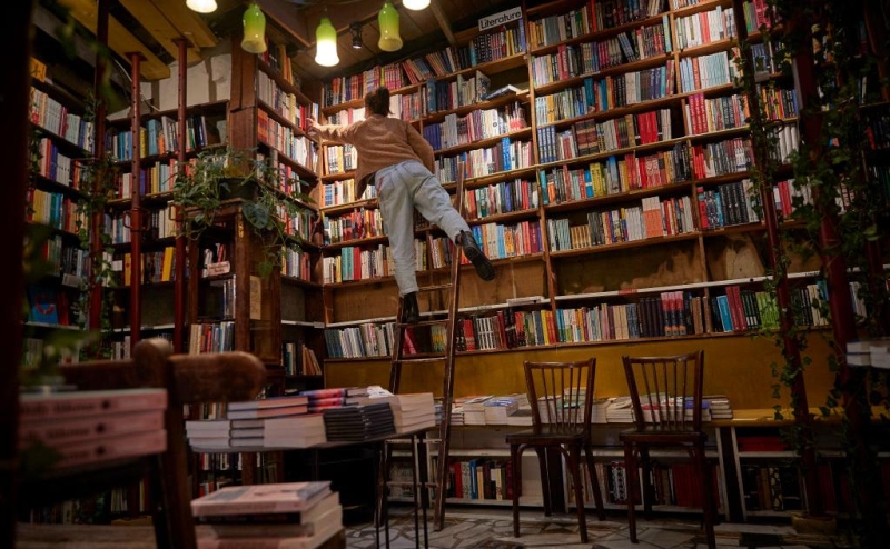 В список главных слов года попали «нейросеть», «возвращенцы» и «база»