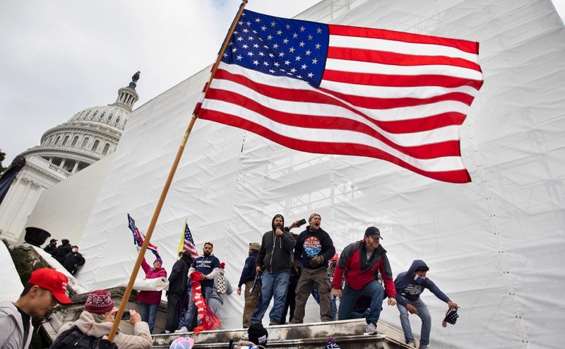 В США лидеру ультраправых дали предельный срок за штурм Капитолия