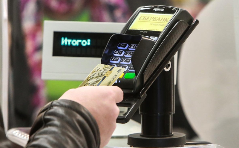 В терминалах «Сбера» произошел сбой со случаями двойного списания