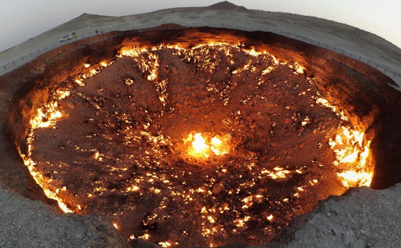 В Туркмении втрое снизили интенсивность горения «Адских врат»