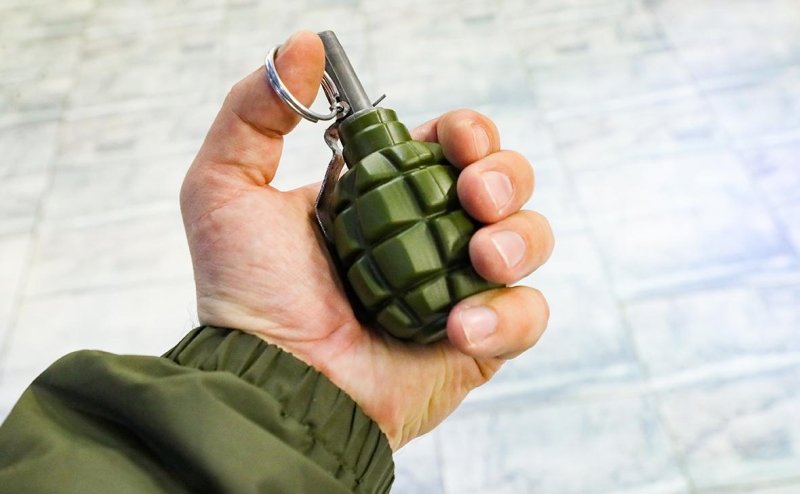 В Уфе мужчина с гранатой перекрыл трассу