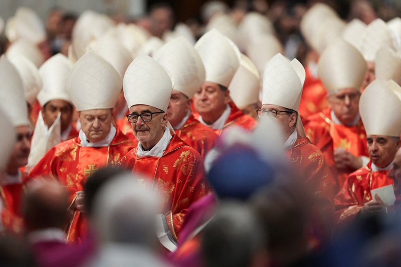 В Ватикане начался конклав для избрания нового папы