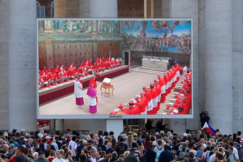 В Ватикане начался конклав для избрания нового папы