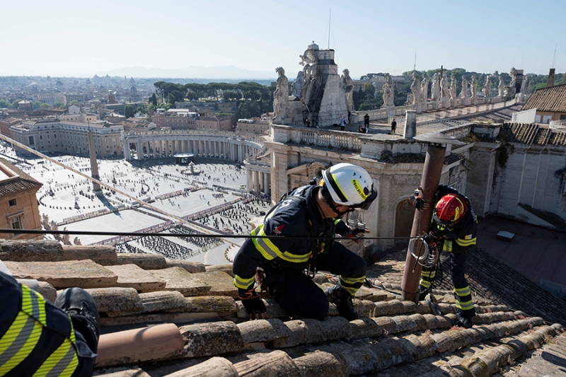 В Ватикане начался конклав для избрания нового папы