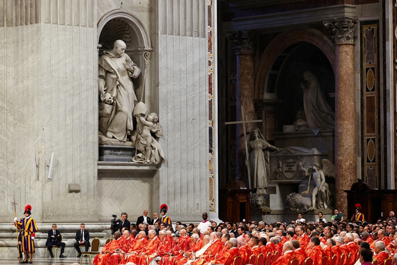 В Ватикане начался конклав для избрания нового папы