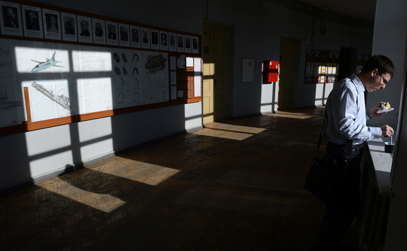 В ведущих вузах России снизился проходной балл для поступления на бюджет