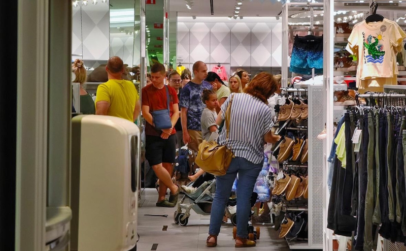 В ВШЭ назвали долю покупателей-паникеров среди&nbsp;россиян