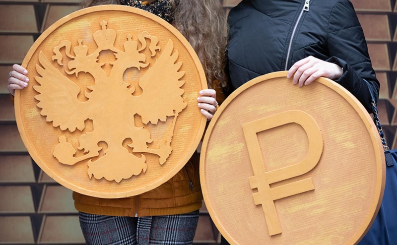 В ВТБ назвали сроки полного отказа россиян от вкладов в долларах и