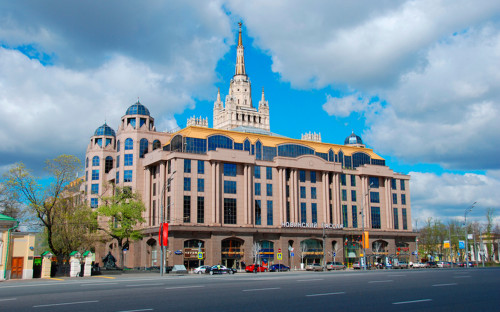 &laquo;Ведомости&raquo; узнали о решении продать здание Военторга у Кремля