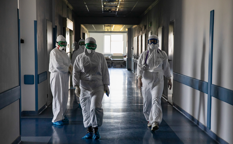 Вирусологи оценили риск роста смертности от COVID-19 до 200 в сутки