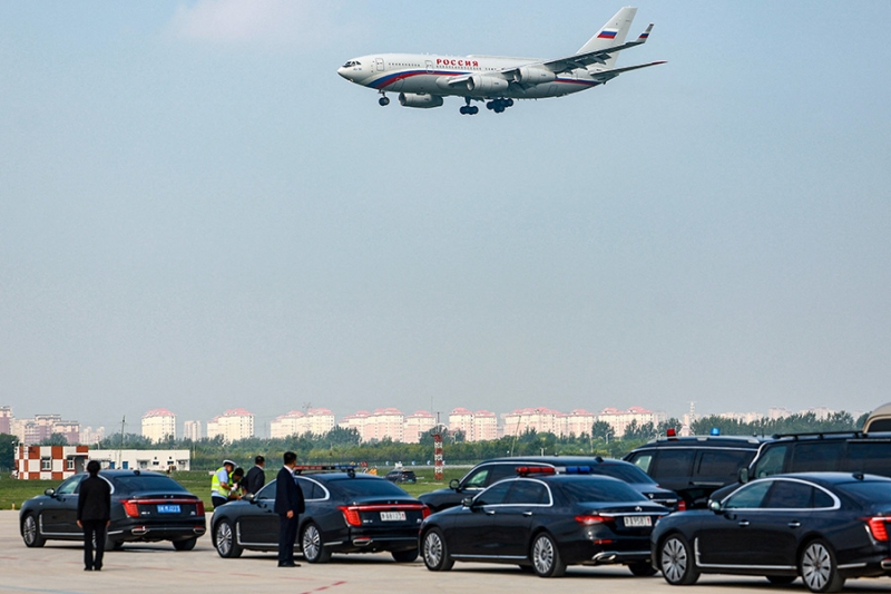 Визит Путина на саммит ШОС в Китае. Фоторепортаж