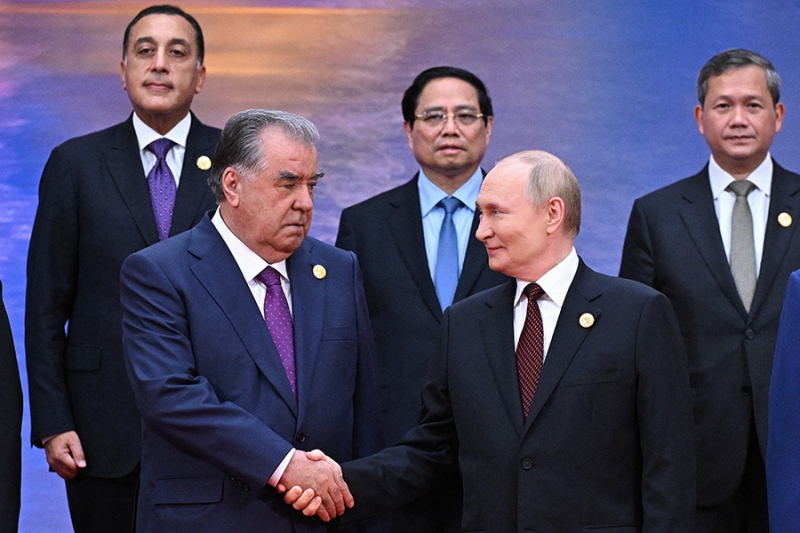 Визит Путина на саммит ШОС в Китае. Фоторепортаж