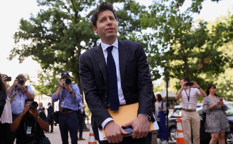 Владелец ChatGPT столкнулся с «волной отставок» после увольнения