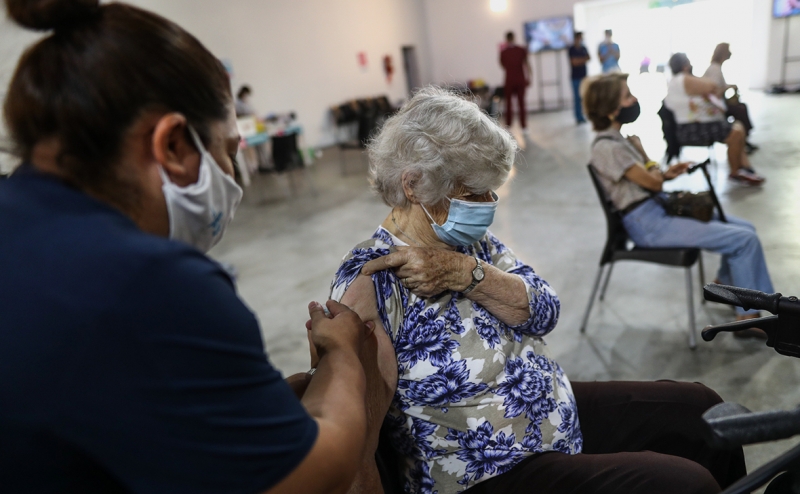 Власти Аргентины заявили о «критической» задержке поставок «Спутник V»