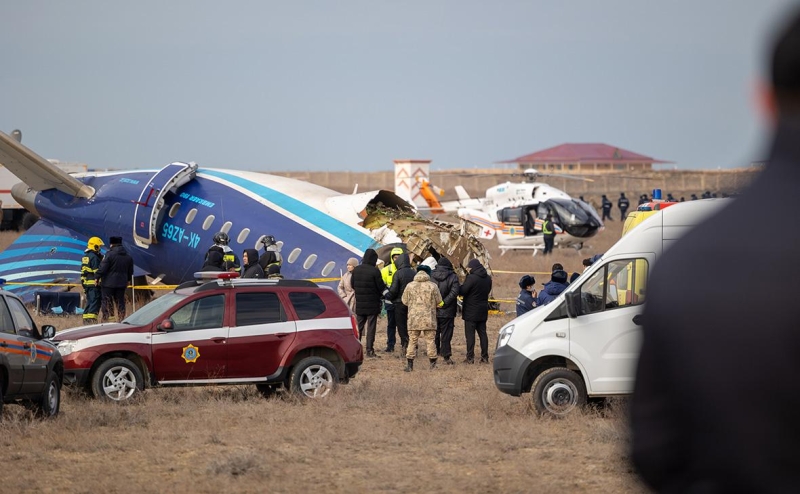 Власти Азербайджана назвали причиной падения лайнера